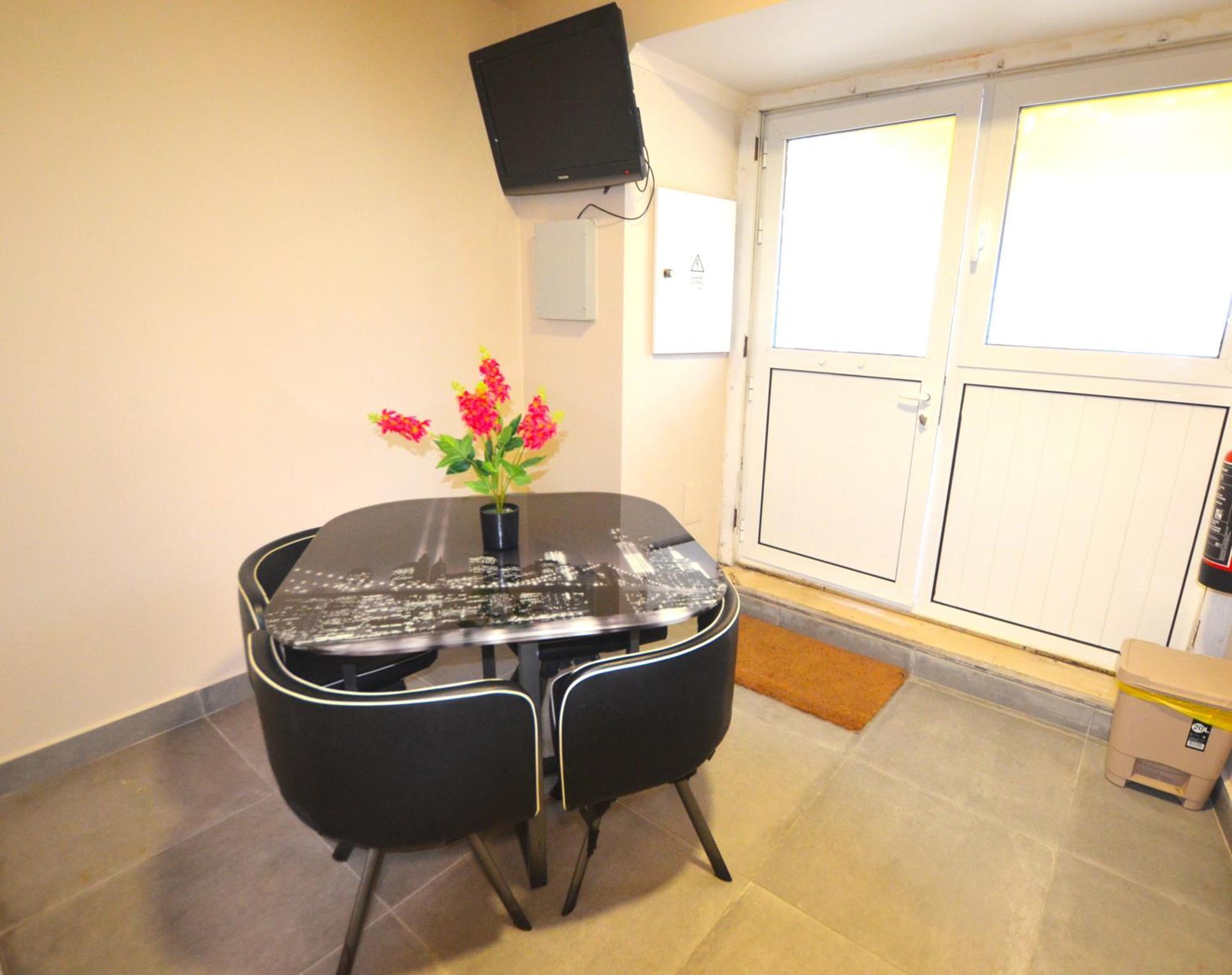 Rooms Dp เซตุบาล ภายนอก รูปภาพ